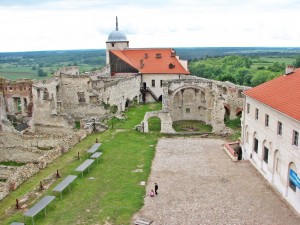 Janowiec - krużganki